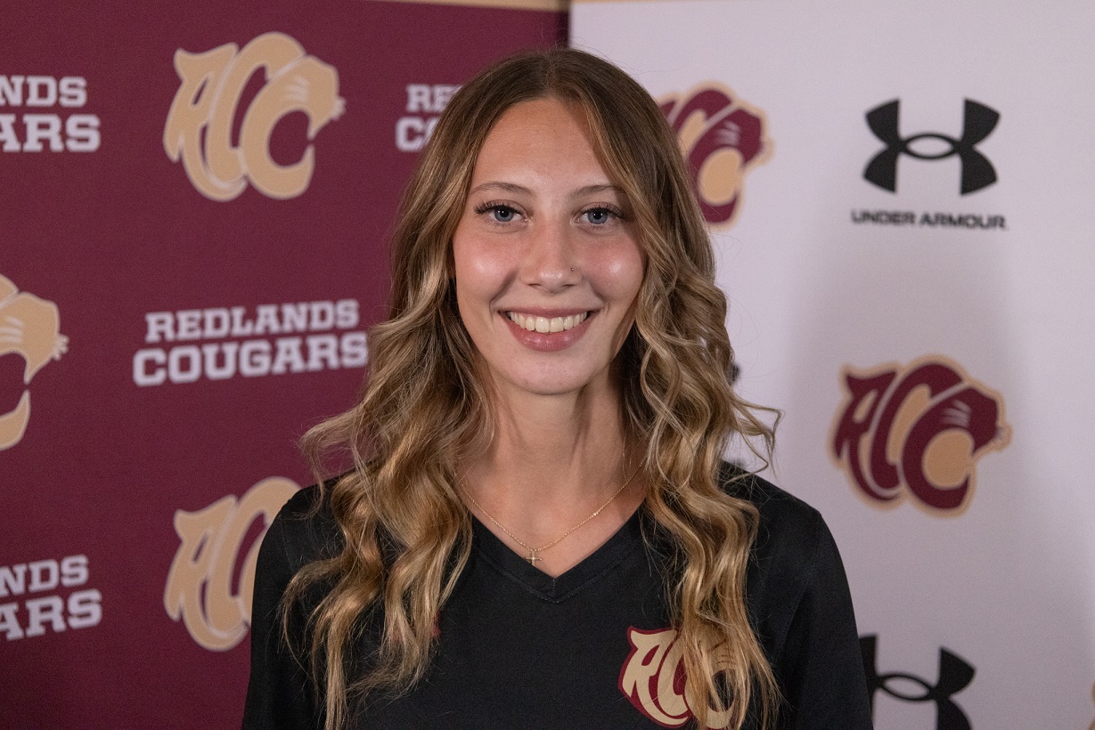 Zoe Howell Freshman Headshot